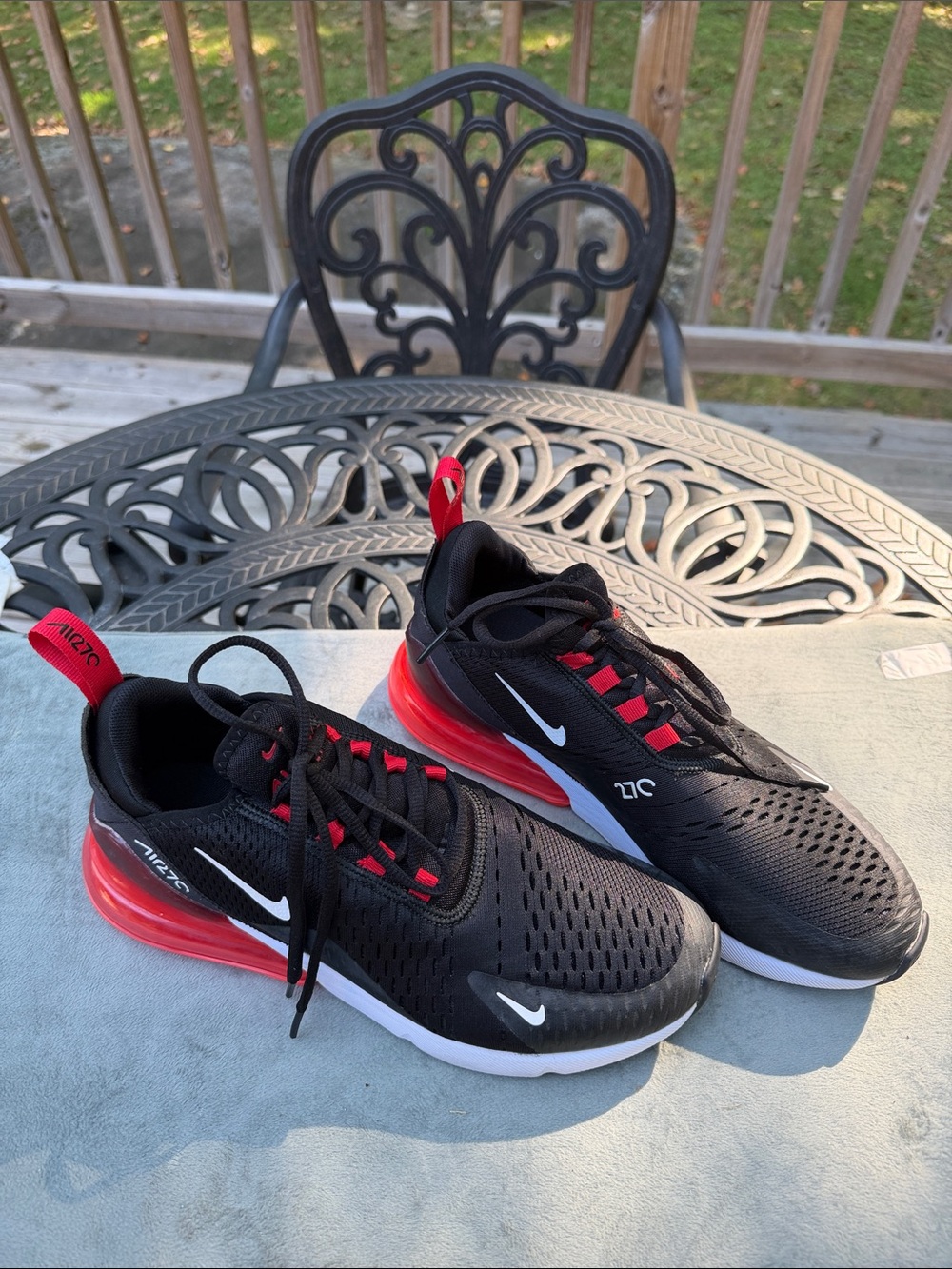 Nike women’s Air Max 270 Sneakers - Black/Red/White